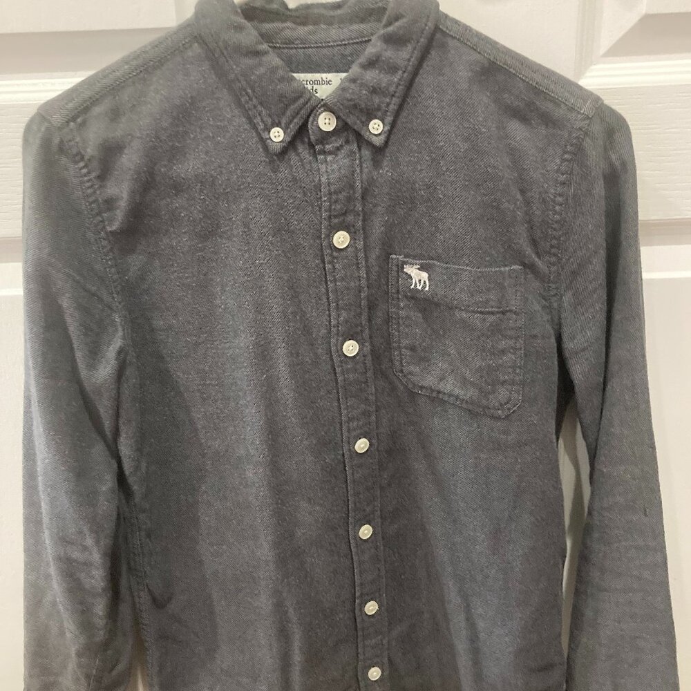 Abercrombie boys soft flannel Grey button up shirt size 11/12